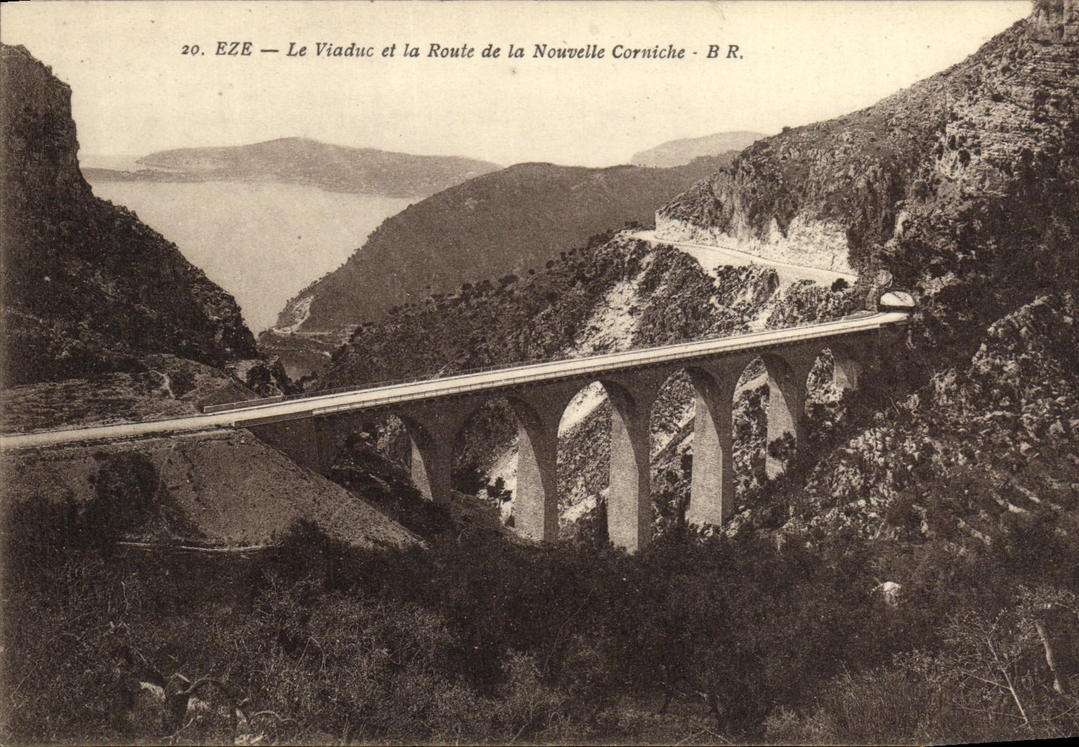 CPA Eze Le Viaduc et la Route de la Nouvelle Corniche