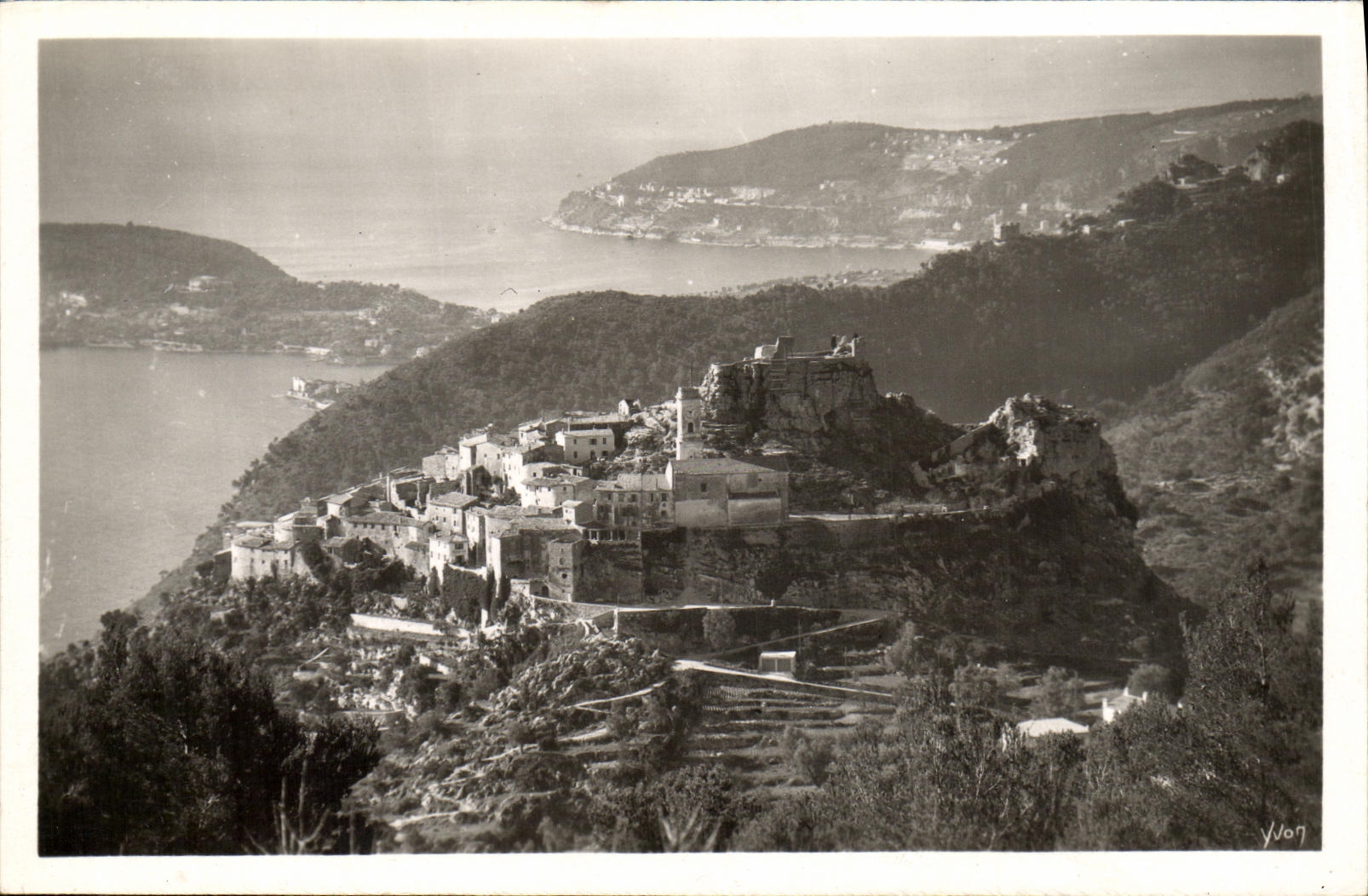 CPM Cote d Azur Eze Vue generale du Village 