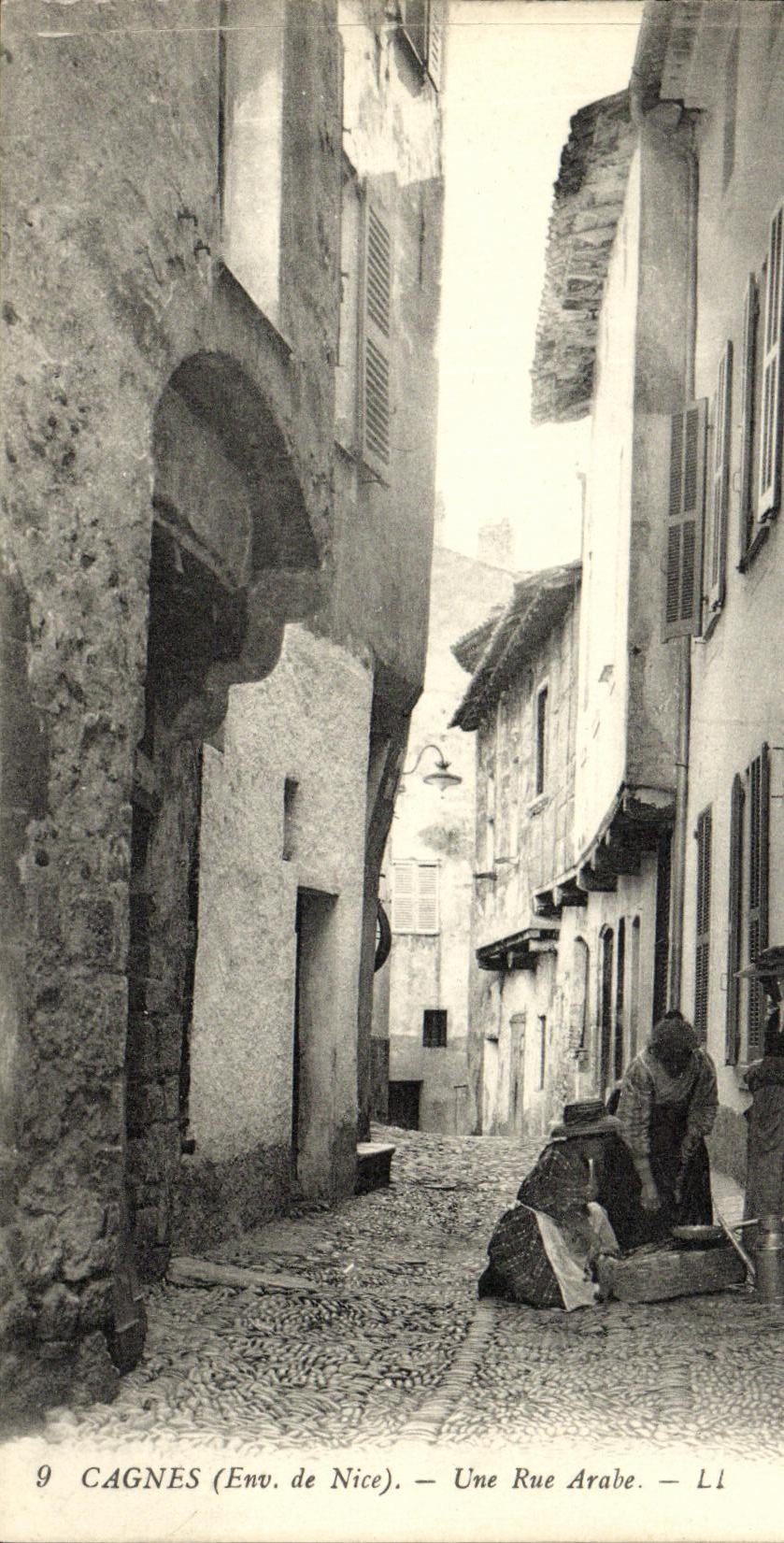 VINTAGE POSTCARD Cagnes an Arab Street Women