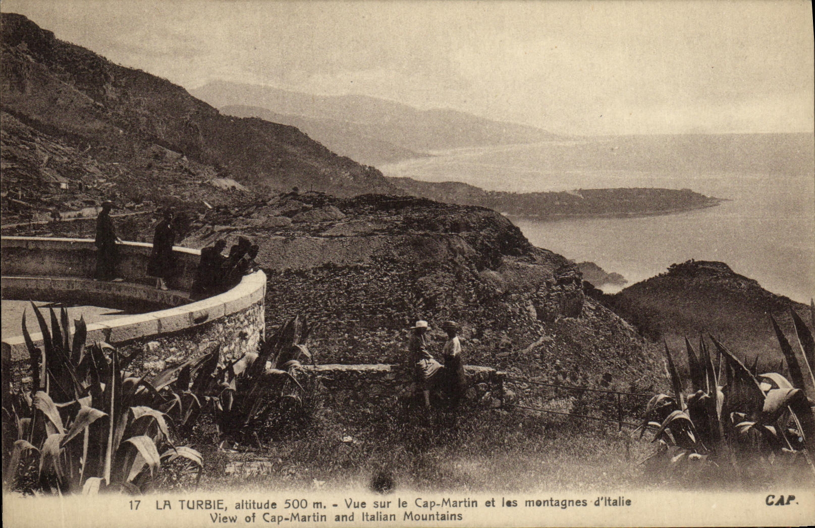 CPA La Turbie altitude Vue sur le Cap Martin et les montages d ltalle