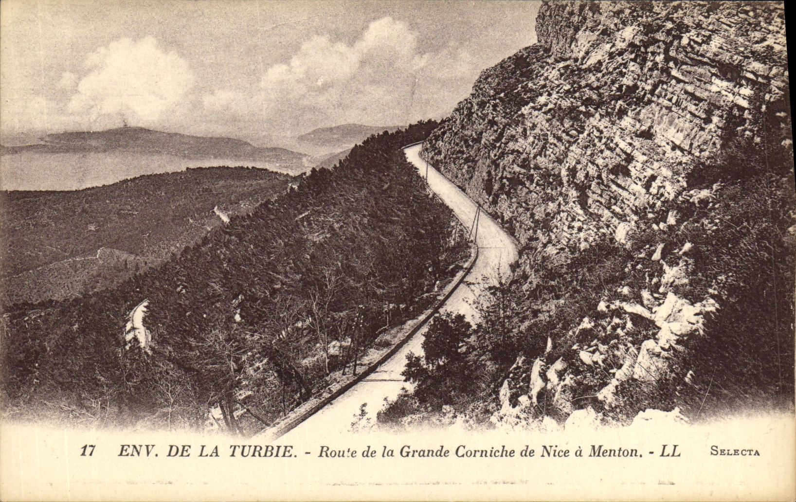 CPA Env de La Turbie Route de la Grande Corniche de Nice a Menton