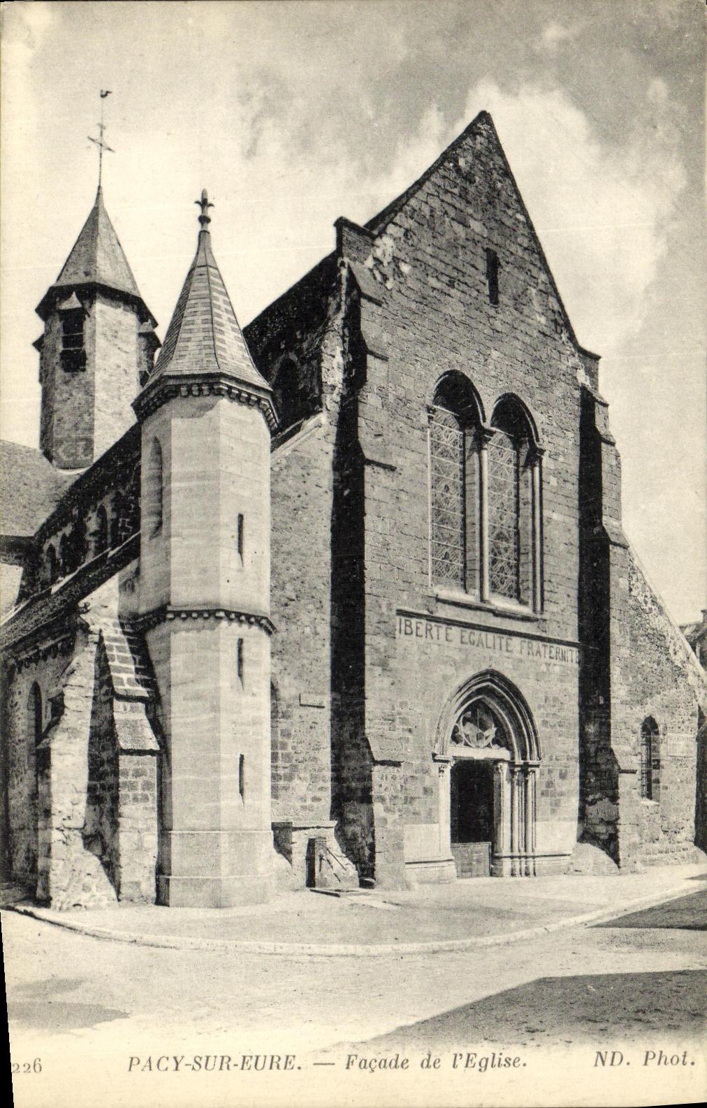 CPA Pacy sur Eure Facade de l Eglise