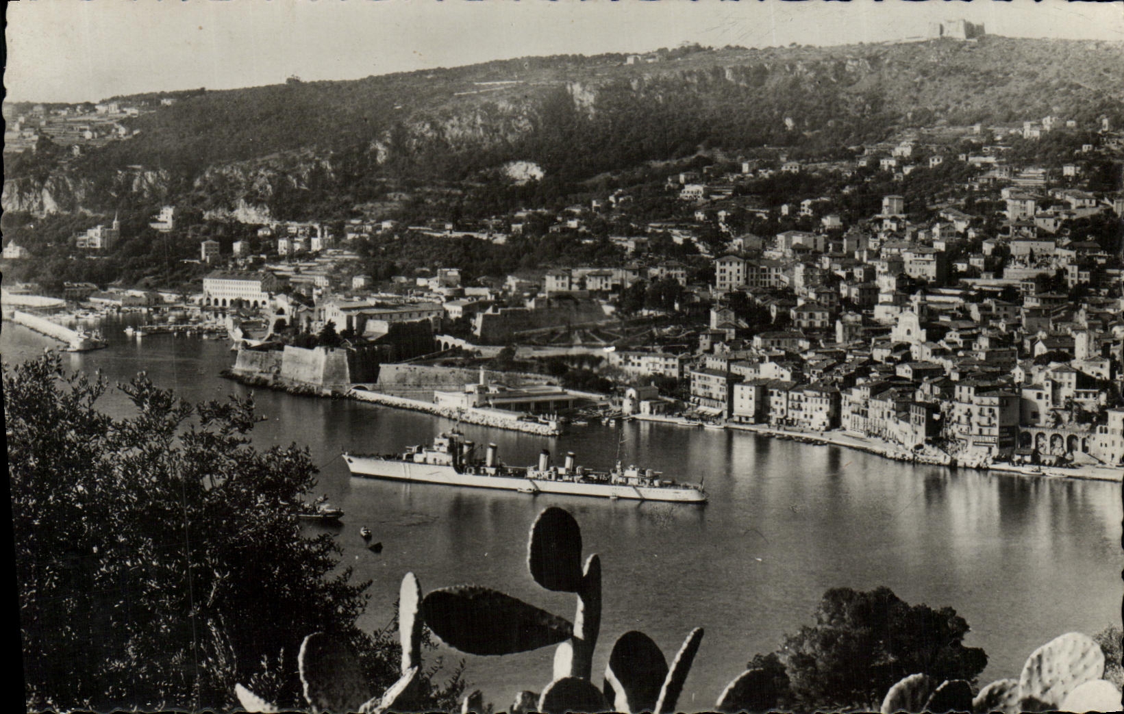 CPM Villefranche Sur Mer Vue Generale Bateau