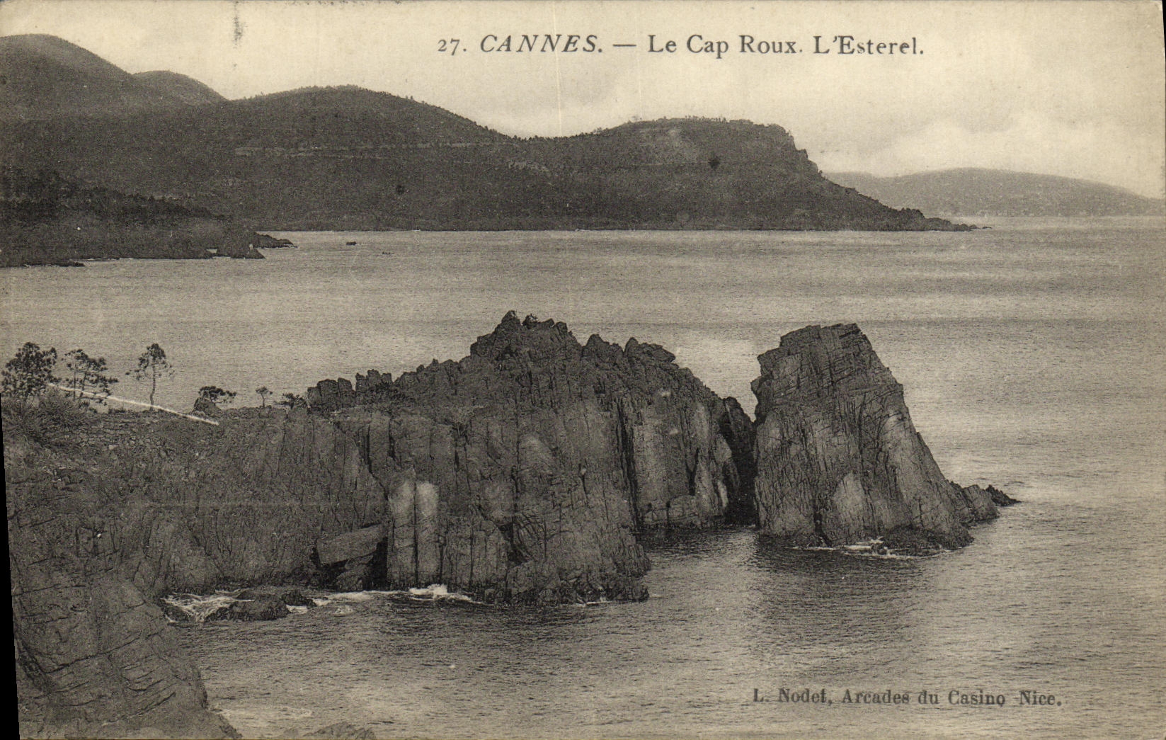 VINTAGE POSTCARD Cannes the Russet red Cape L Esterel