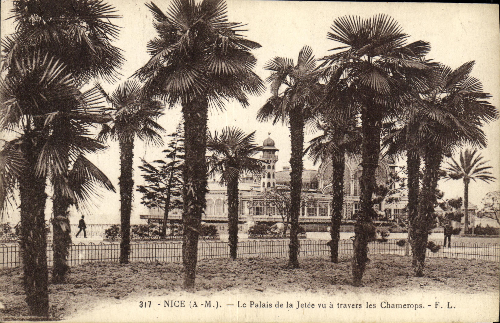 CPA Nice Le Palais de la Jetee vu a Travers les Chamemps