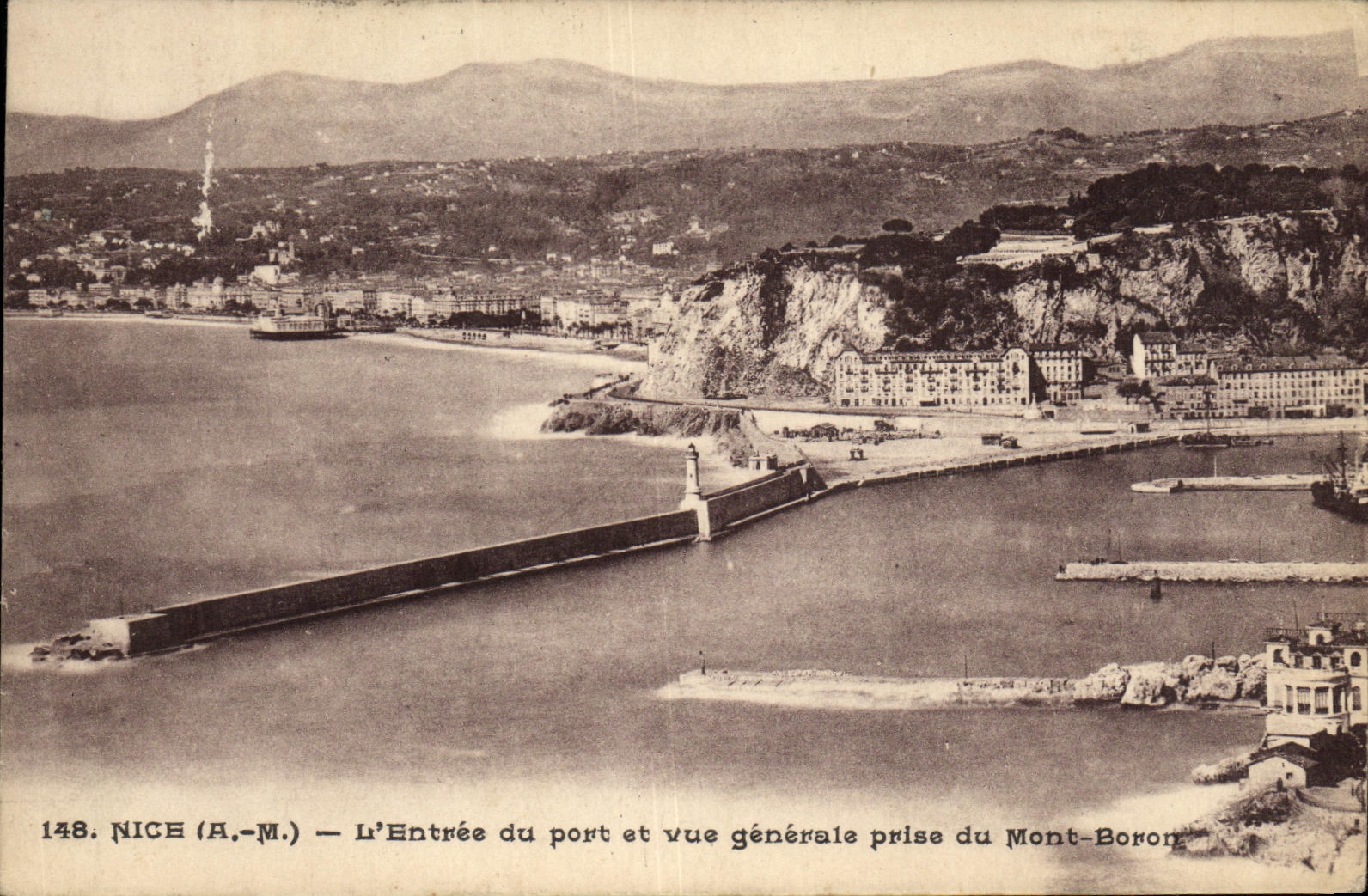 CPA Nice L Entree du Port et Vue Generale Prise du Mont Boron