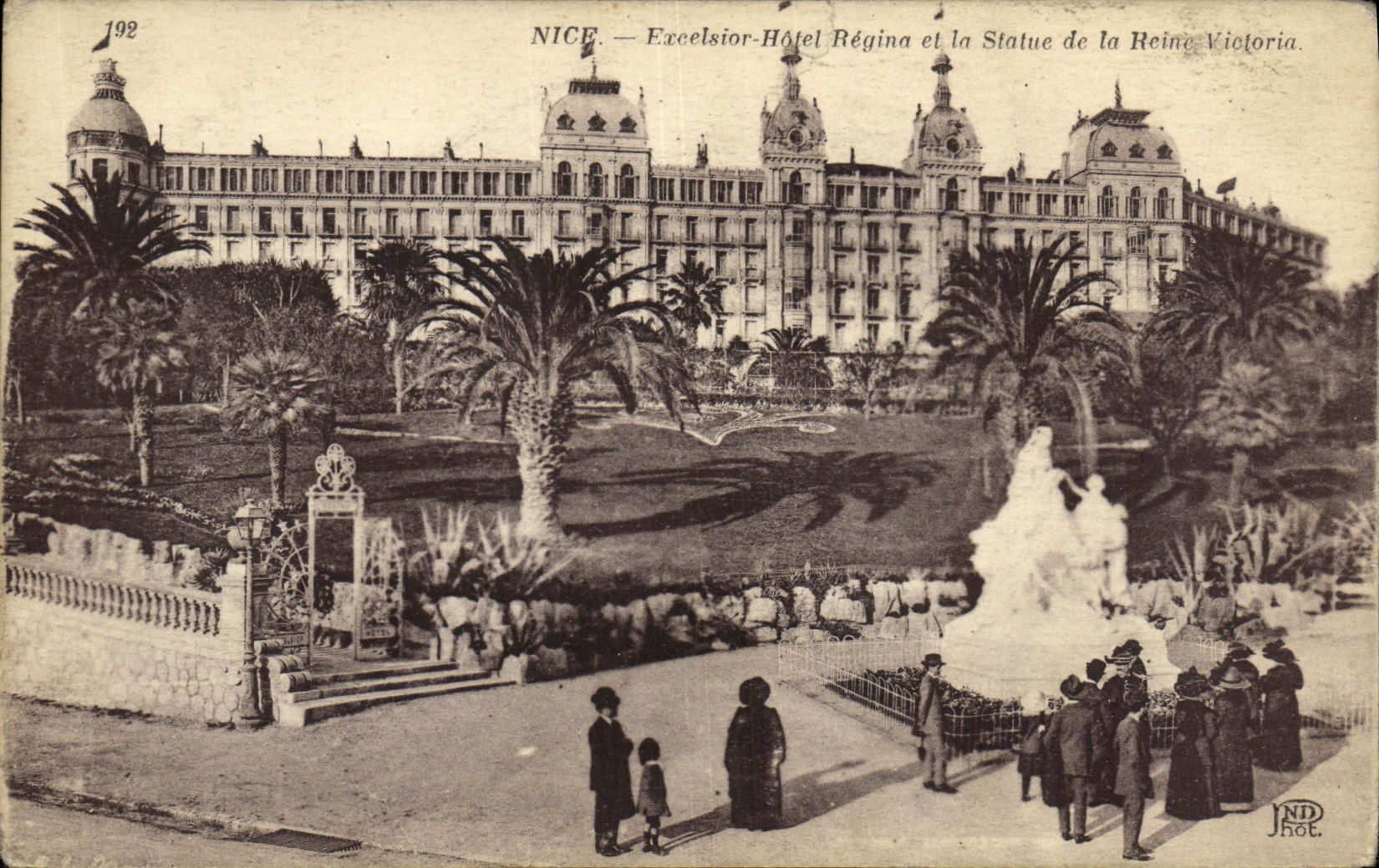 CPA Nice Excelsior Hotel Regina et la Statue de la reine Victoria