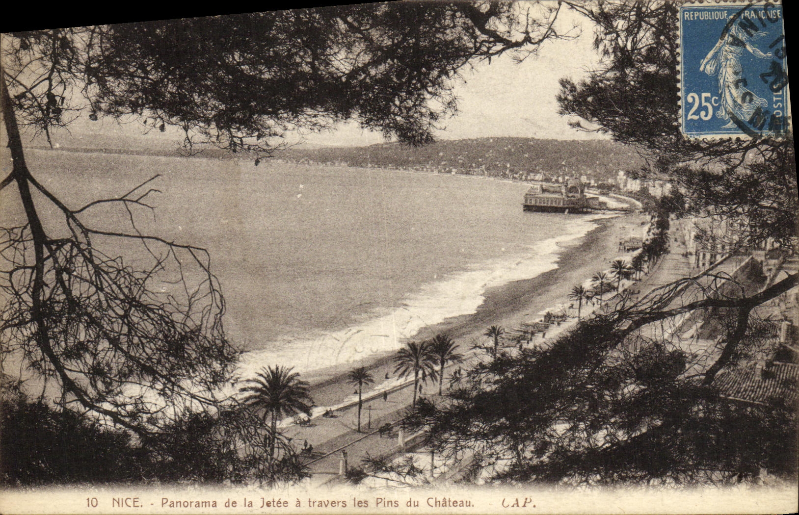 Panorama de la POSTAL de la VENDIMIA Niza del embarcadero a traves de los pinos