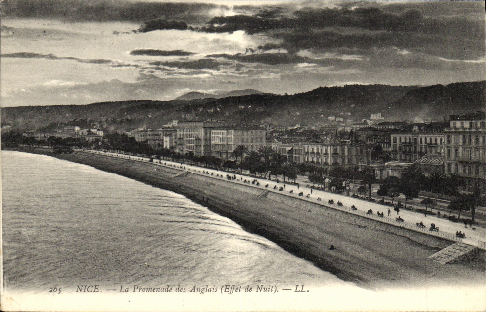 CPA Nice La Premenade des Anglais Effet de nuit