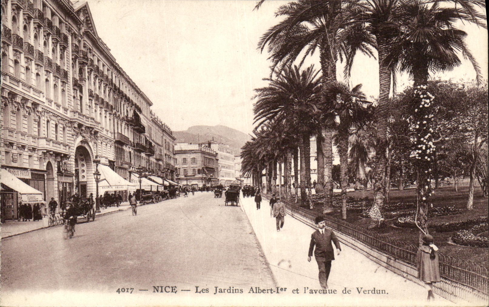 VINTAGE POSTCARD Nice Jardims Albert 1st and L avenue of Verdun