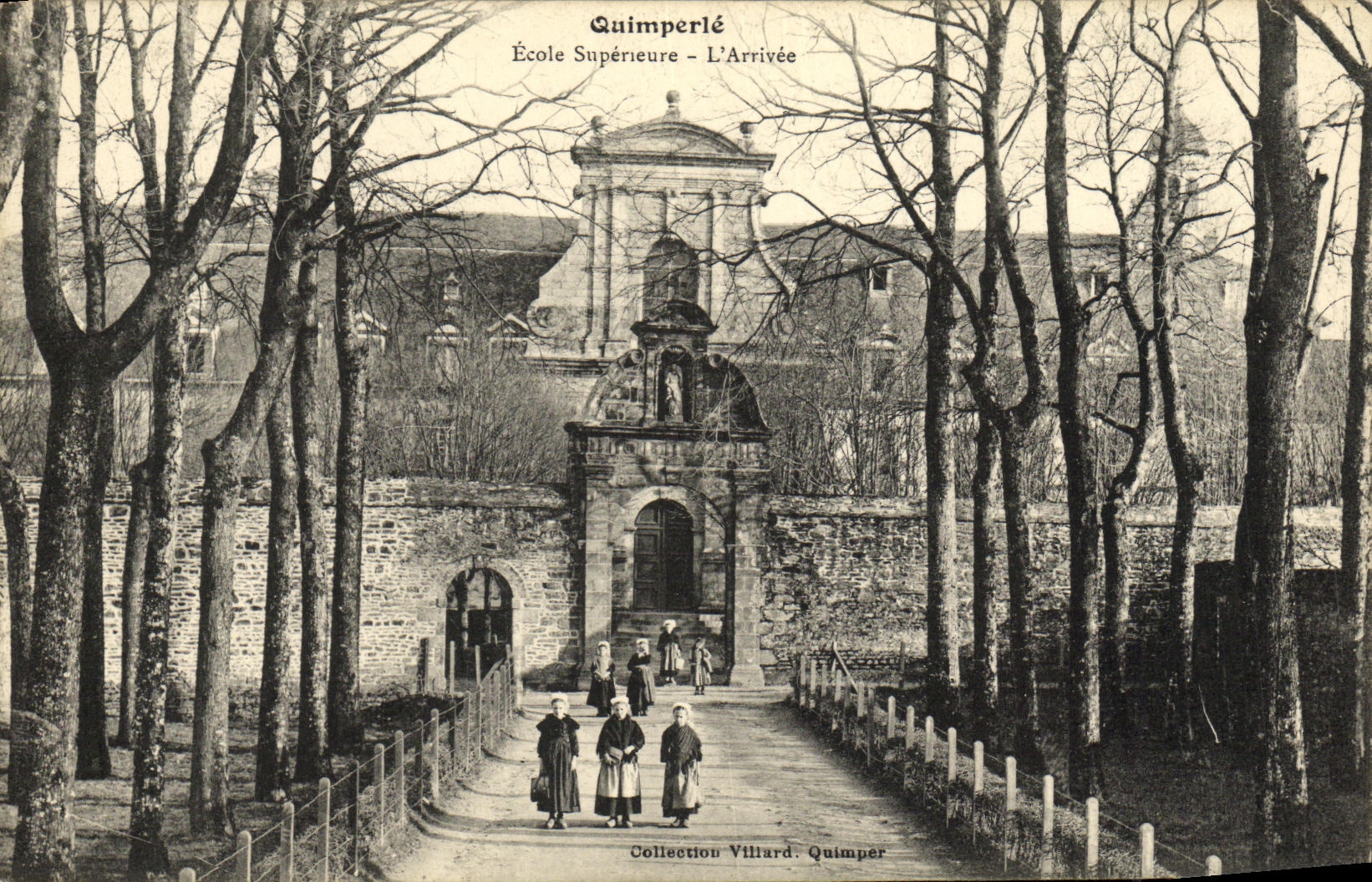 VINTAGE POSTCARD Quimperle University L Arrived Children