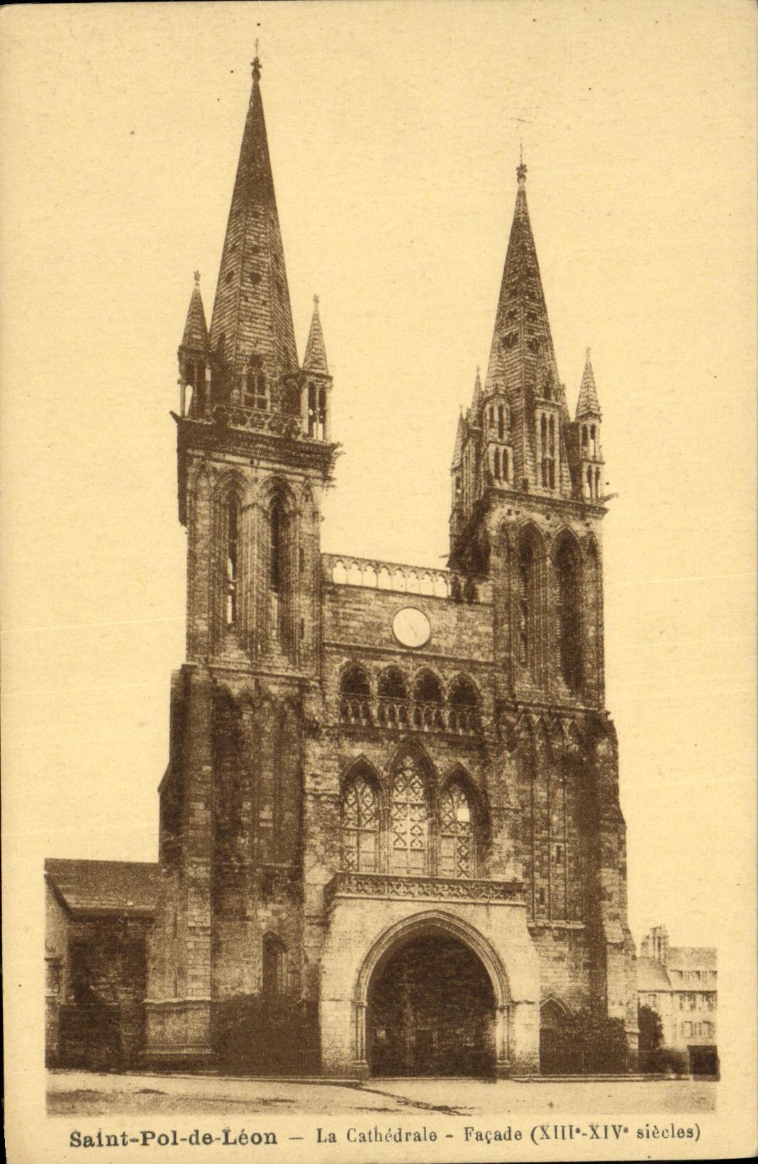 VINTAGE POSTCARD Holy pol  Leon the Cathedral Frontage