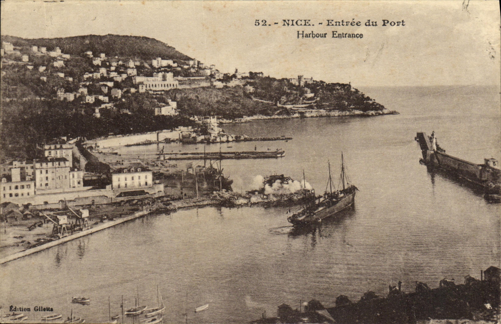 CPA Nice Entree du Port Bateaux