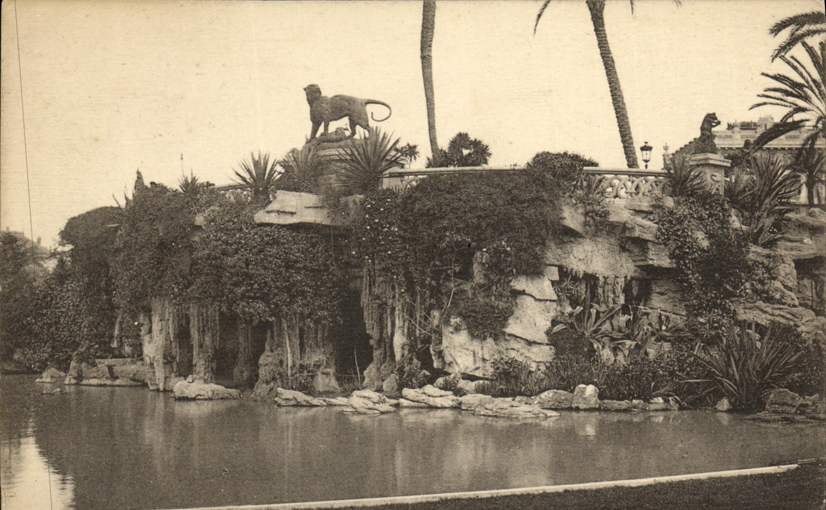 CPA Nice Jardins Albert 1er et la Grotte