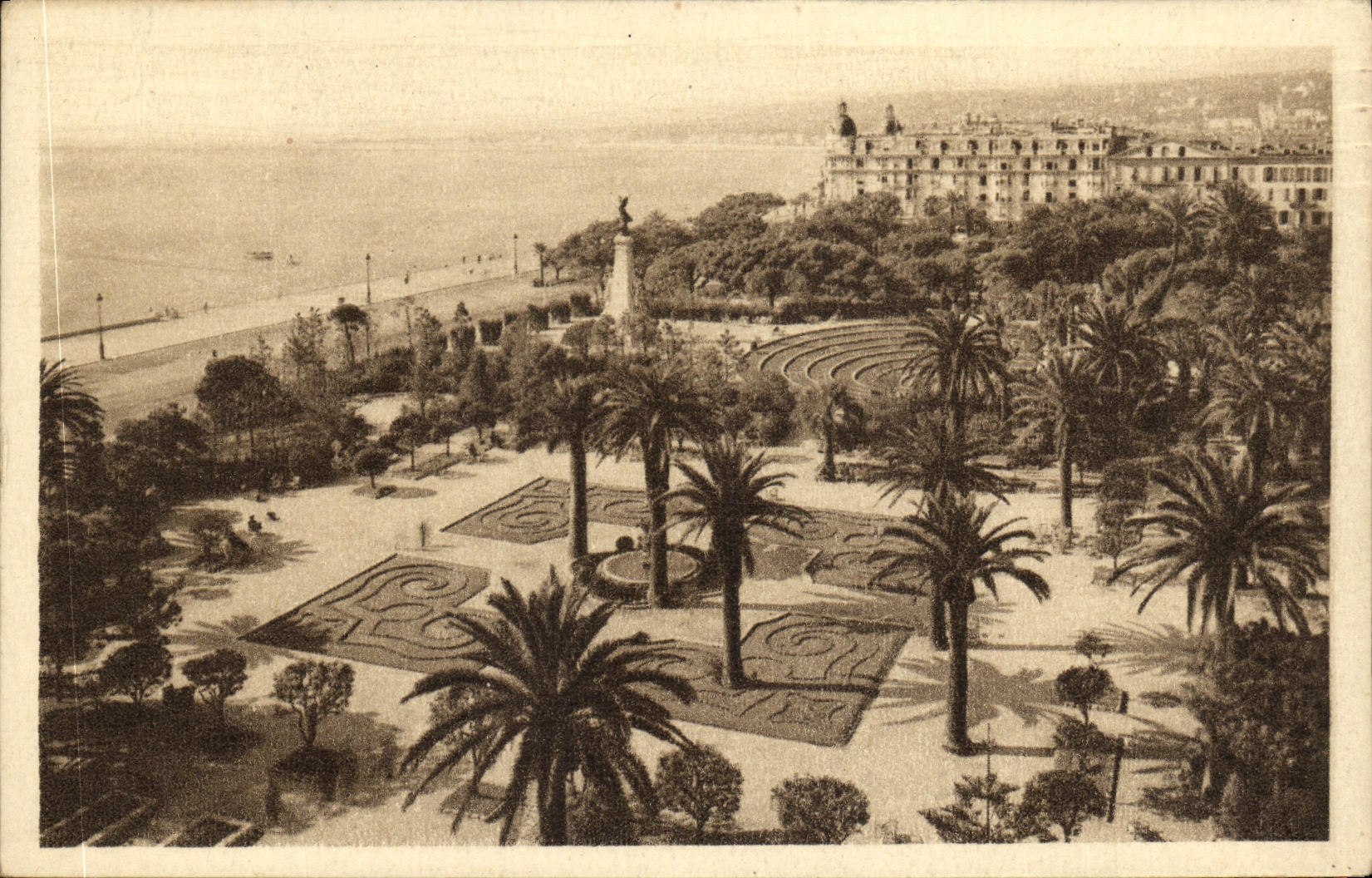 CPA Nice Les Jardin Albert 1er Promenade des Anglais