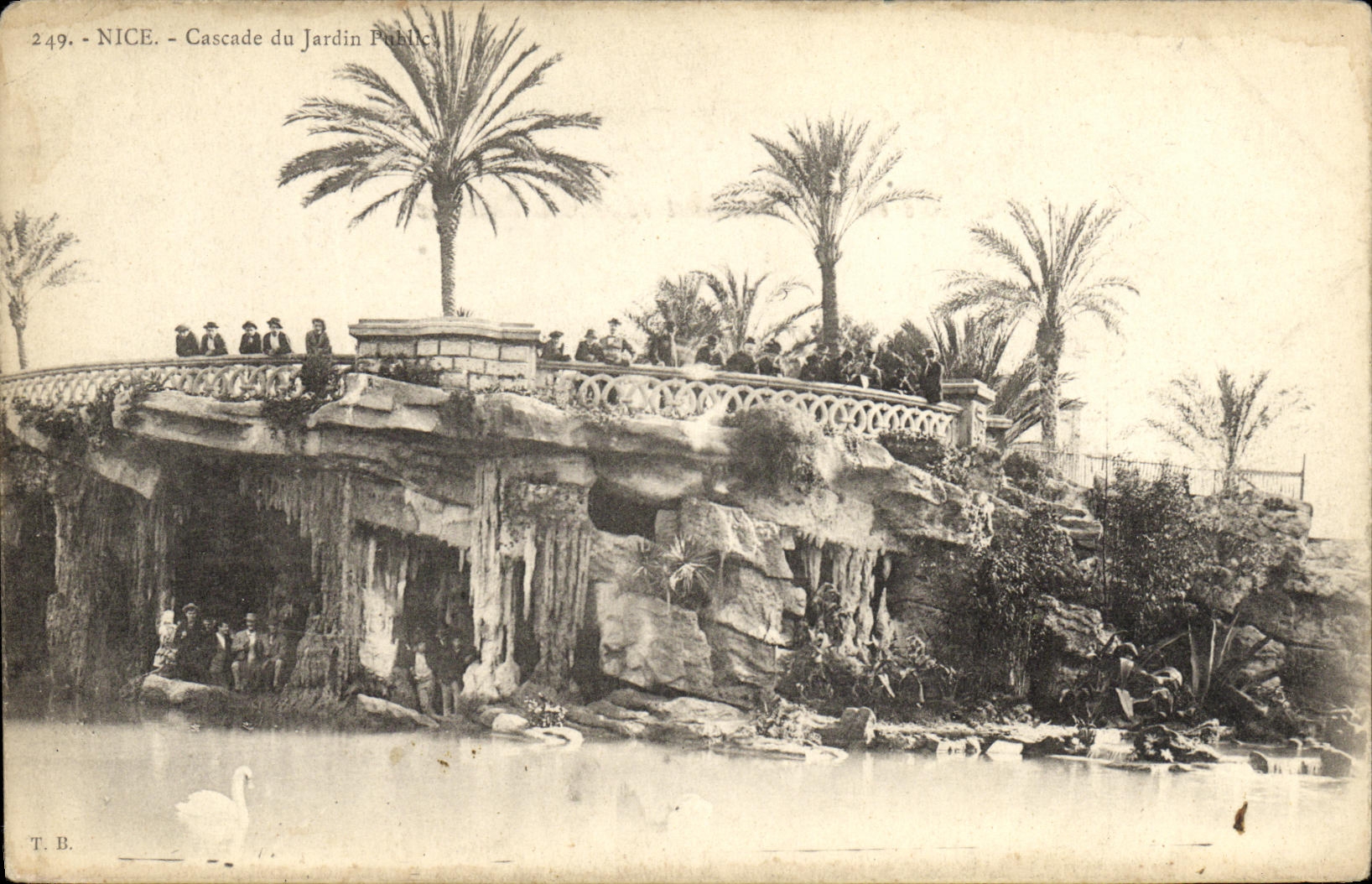 CPA Nice Cascade du Jardin Public