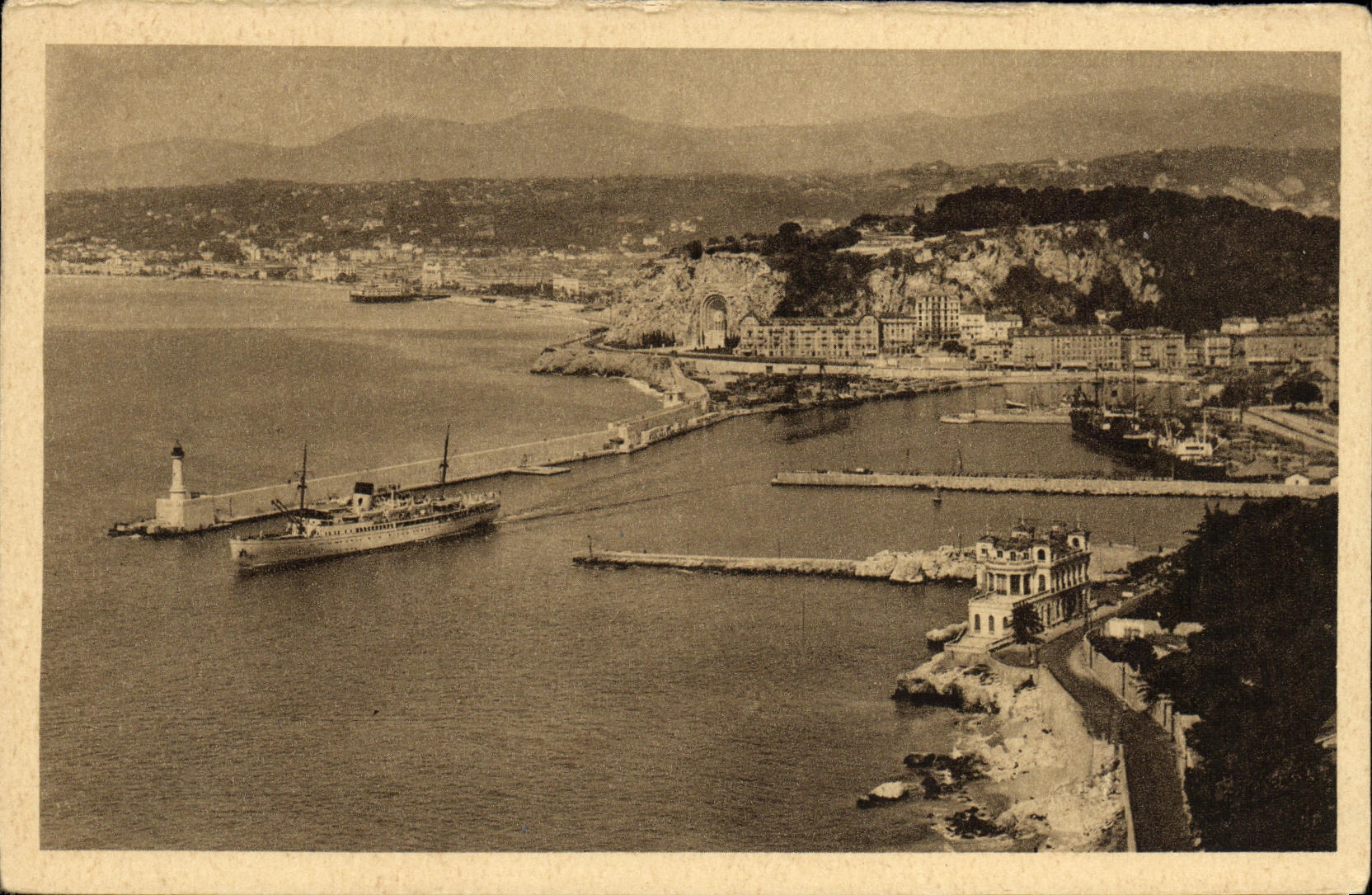 CPA Nice Promenade au Mont Boron Bateau