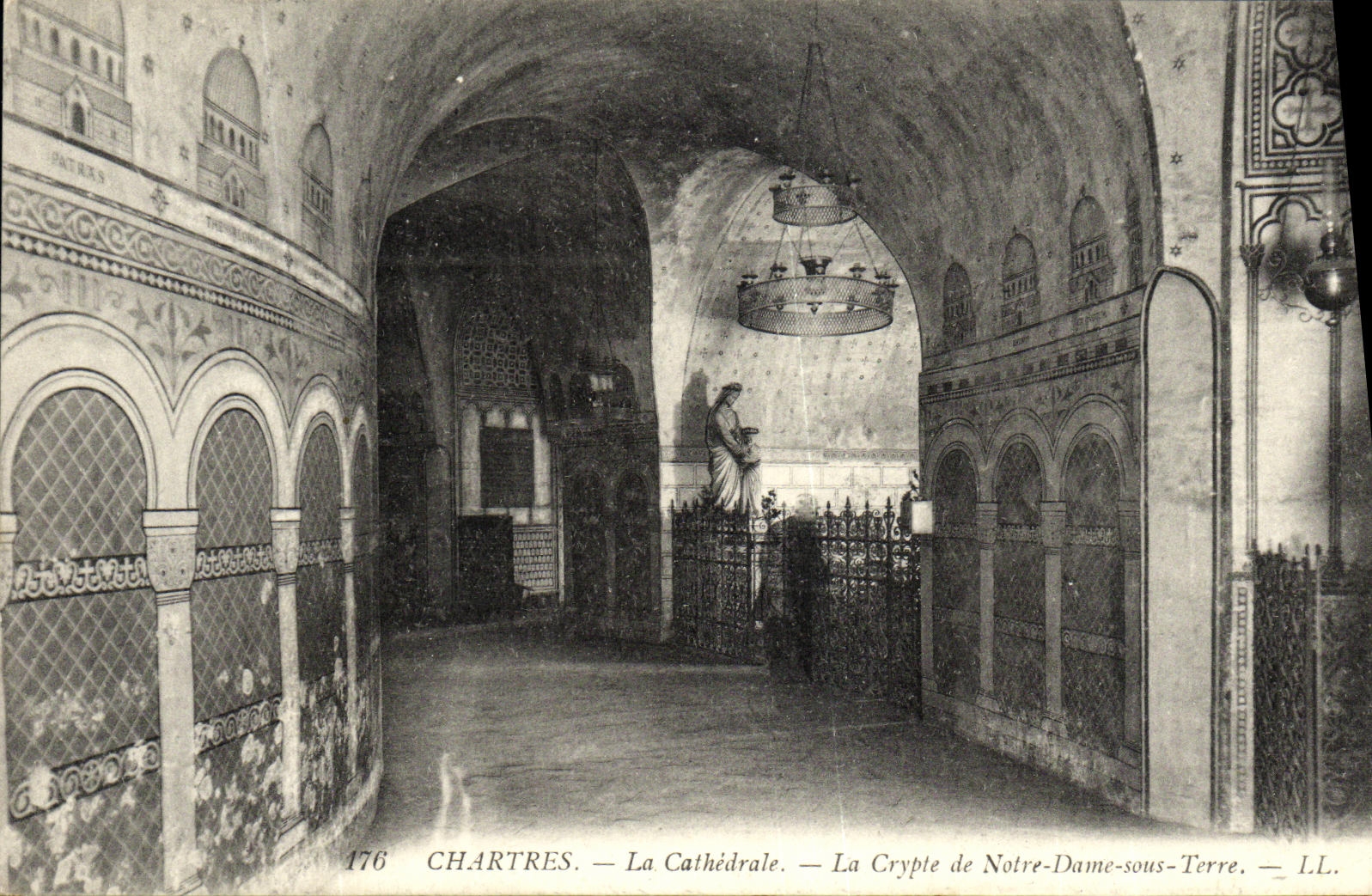 CPA Chartres La Cathedrale La Crypte de Notre Dame sous Terre