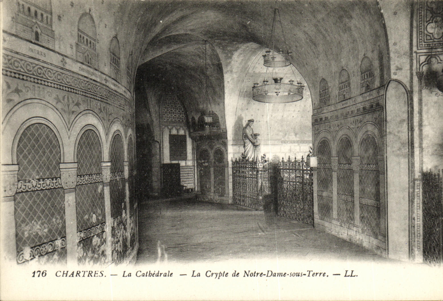CPA Chartres La Cathedrale La Crypte de Notre Dame sous Terre