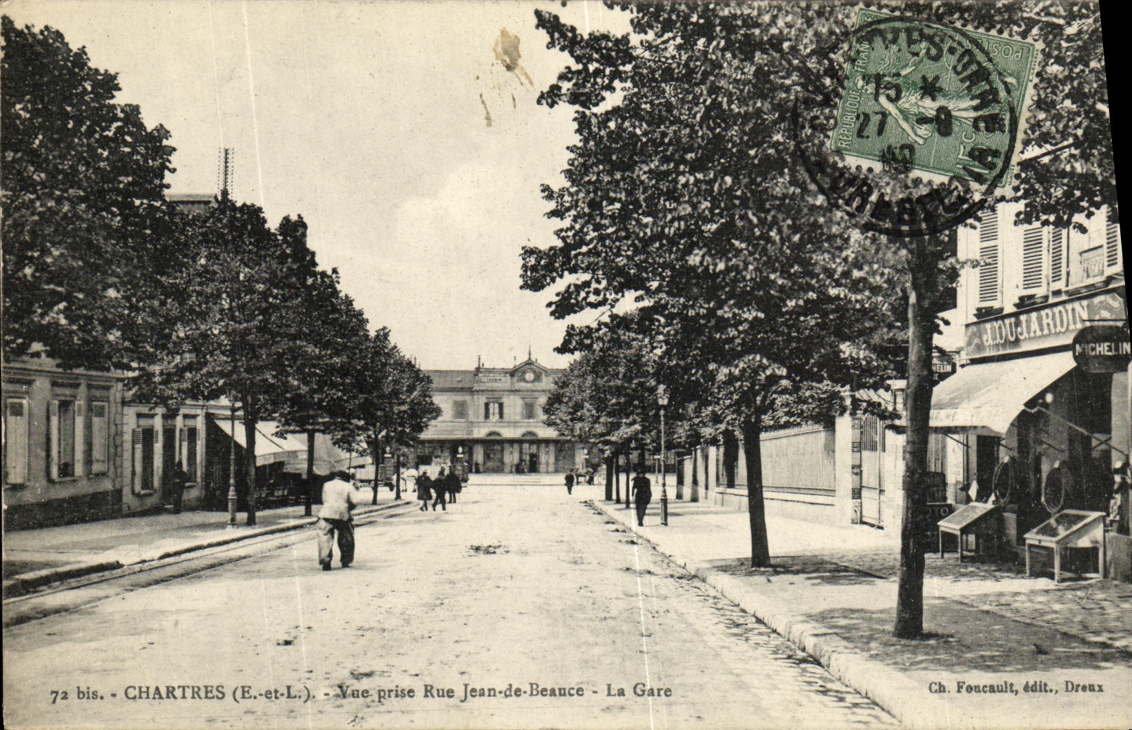 CPA Chartres Vue prise Rue Jean de Beauce La Gare Dujardin Michelin