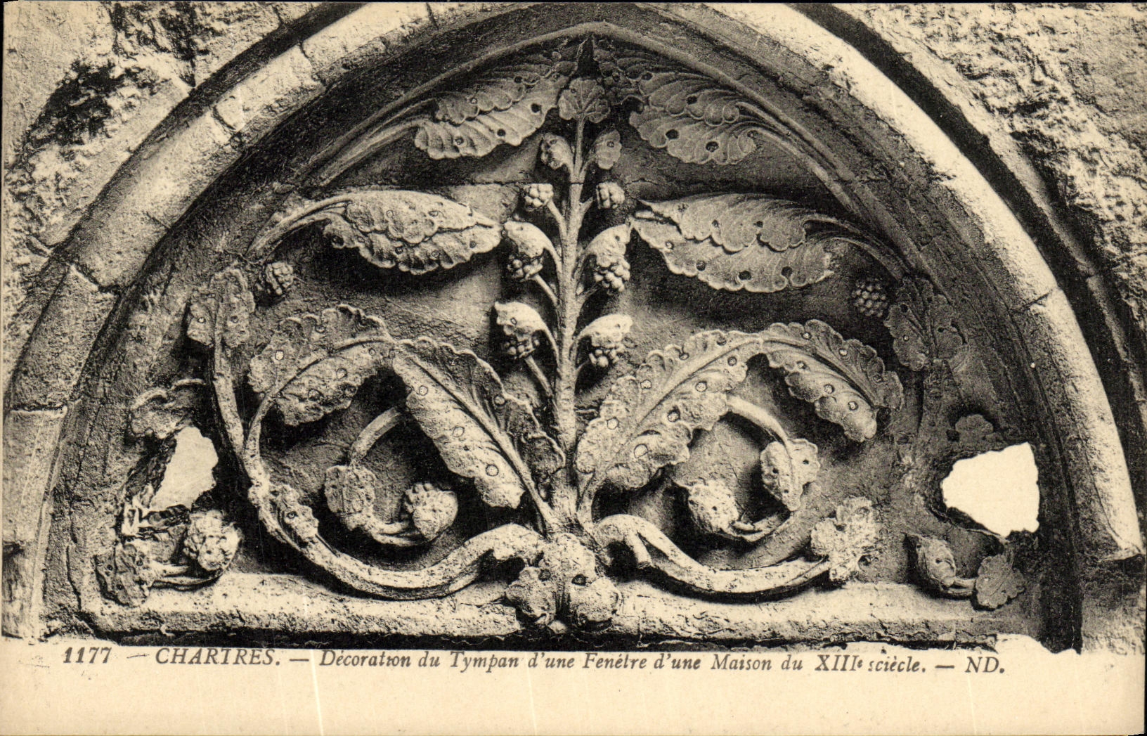 CPA Chartres Decoration du Tympan d une Fenetre d une Maison du Xlll e sciecle