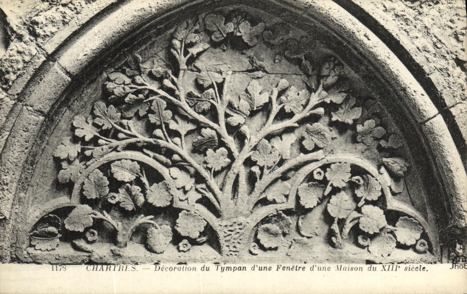 CPA Chartres Decoration du Tympan d une Fenetre d une Maison du Xlll e siecle