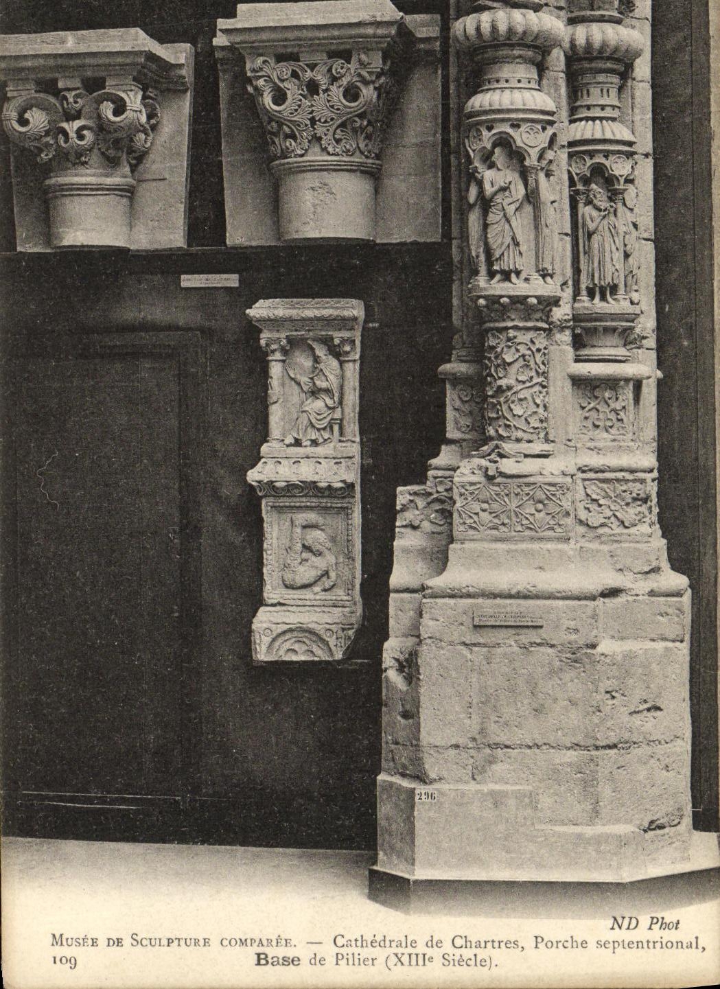 CPA Musee de Sculpeure Comparee Cathedrale de Chartres Base de pilier