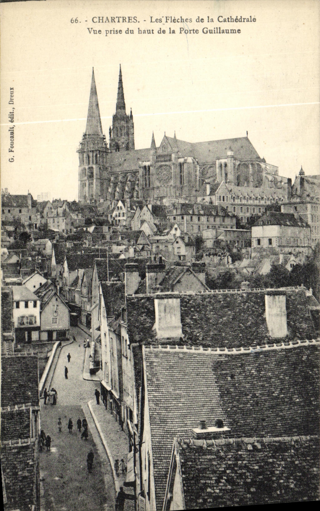 CPA Chartres Les Fleches de la Cathedrale Vue prise du haut de la porte Guillaume