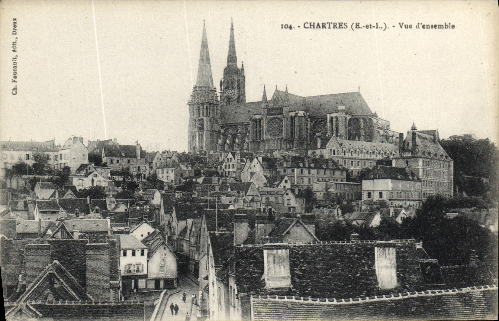 CPA Chartres Vue d ensemble