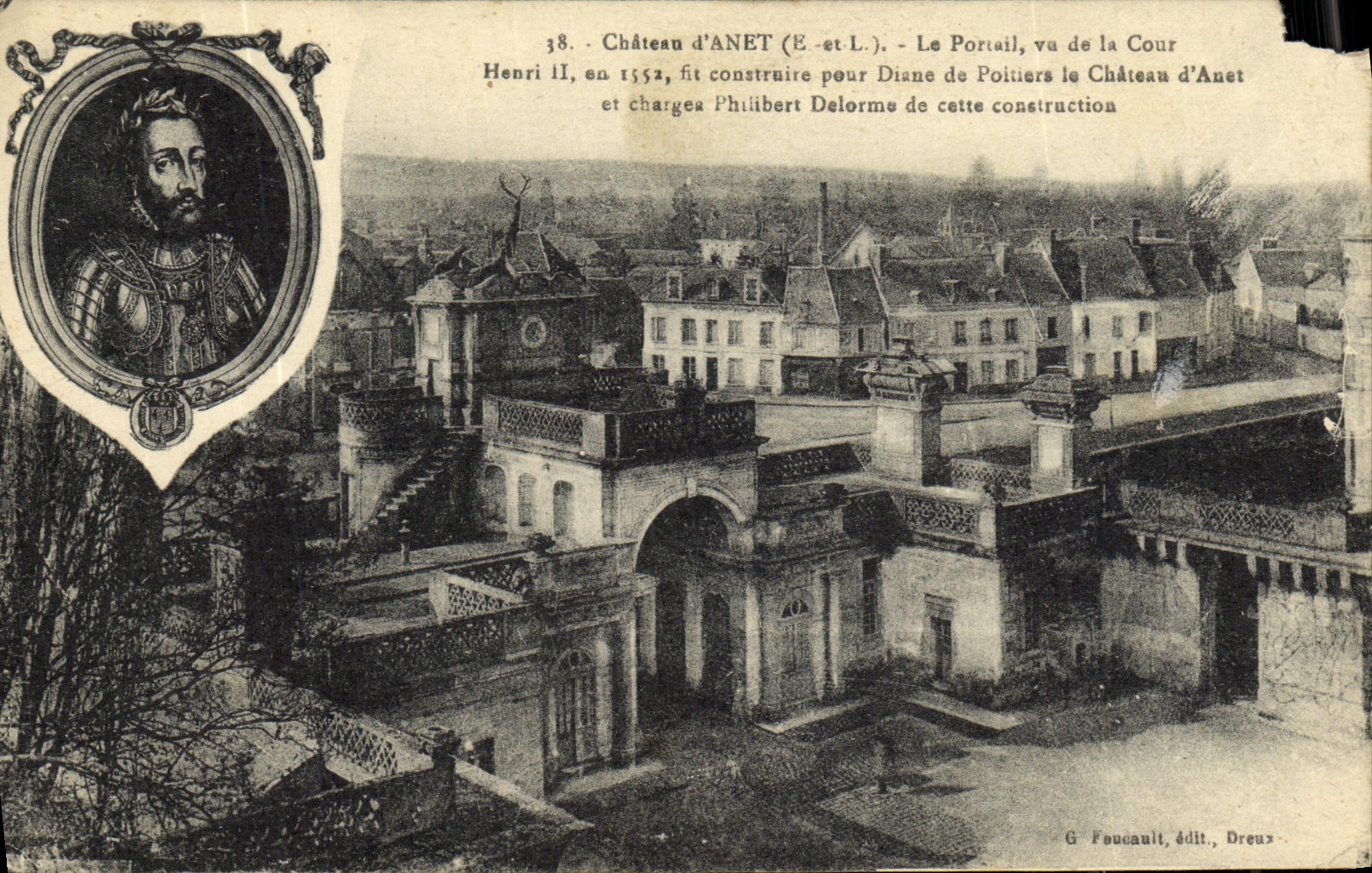 CPA Chateau d Anet Le Portail vu de la Cour Henri ll 