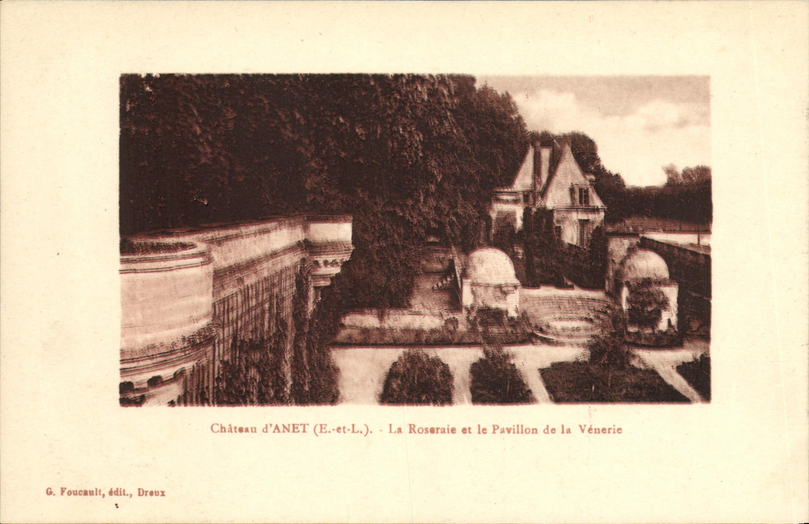 CPA Chateau d Anet La Roseraie et le Pavillon de La Venerie
