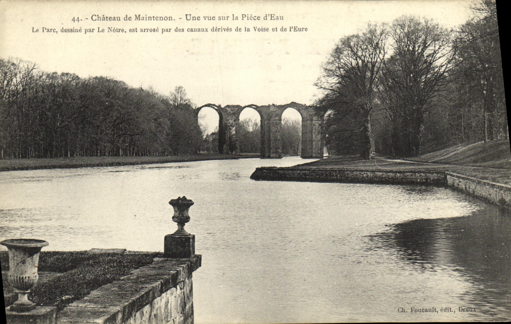 CPA Maintenon Chateau Une vue sur la piece d eau