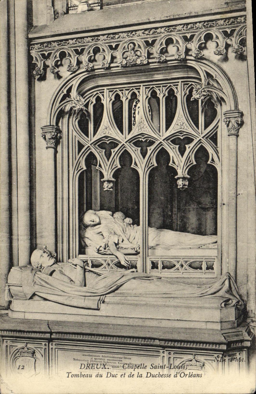Tumba de St Louis de la camara acorazada de Dreux de la POSTAL de la VENDIMIA del duque y de la duquesa D Orleans