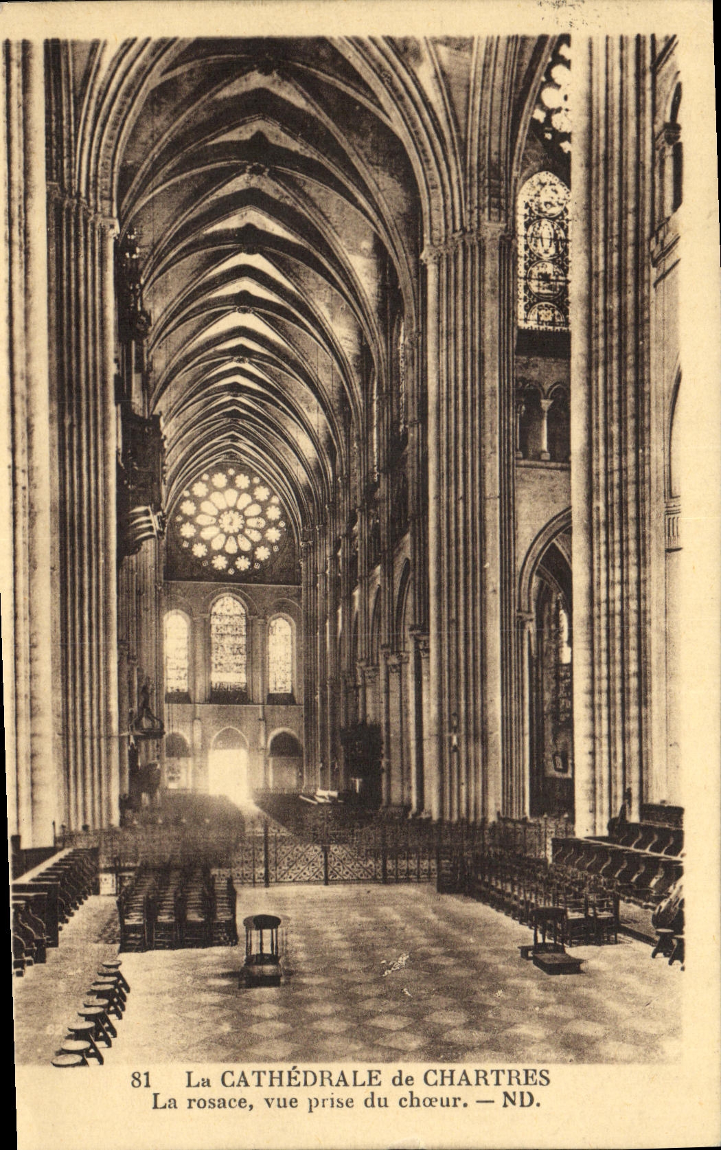 CPA Chartres Cathedrale La Rosace Vue Prise du Choeur