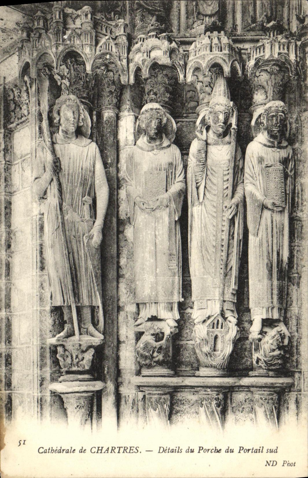 CPA Chartres Cathedrale Details du Porche du Portail Sud