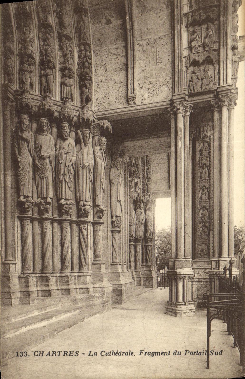 CPA Chartres La Cathedrale Fragment du Portail sud