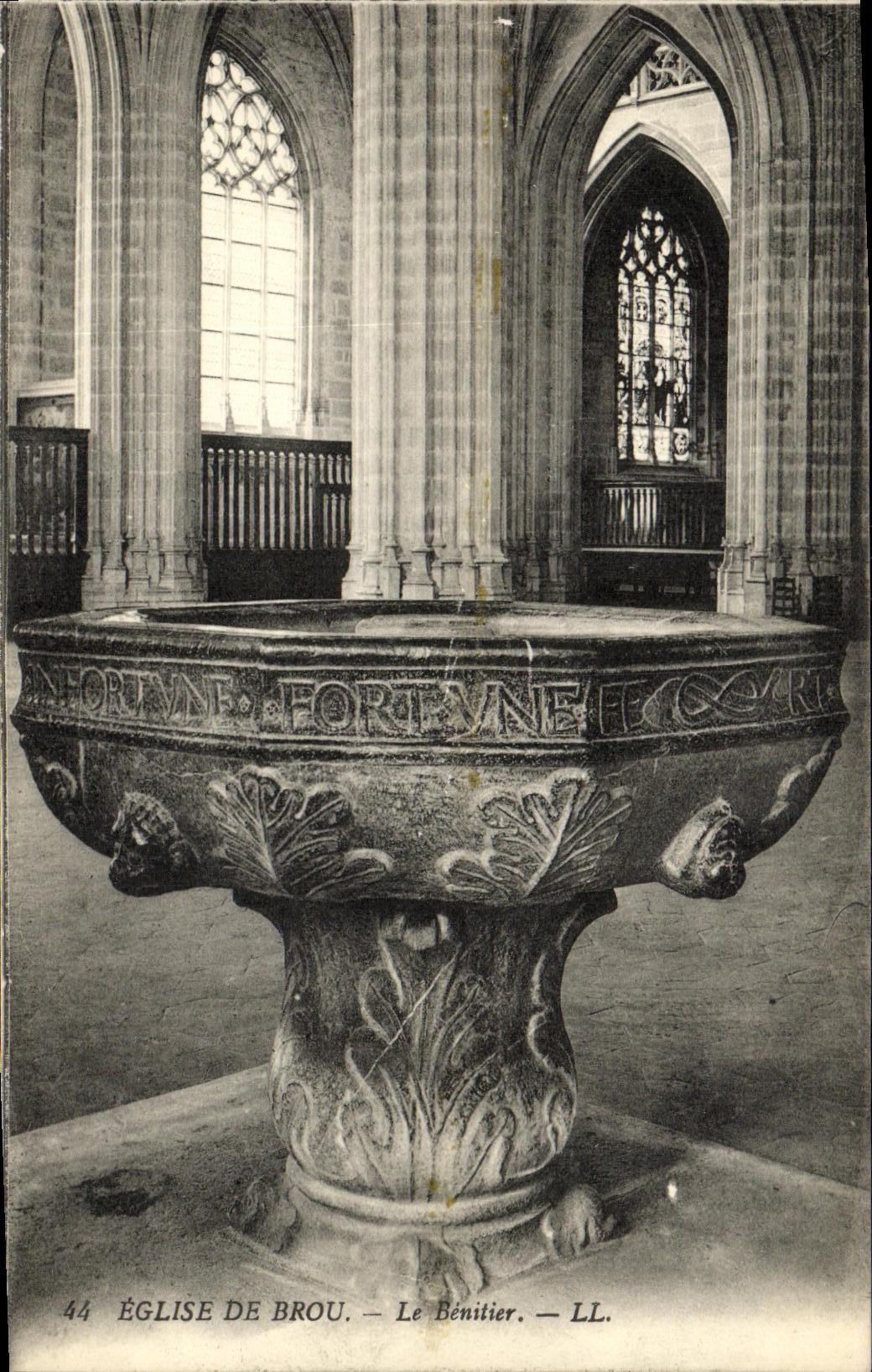 CPA Eglise De Brou Le Benitier