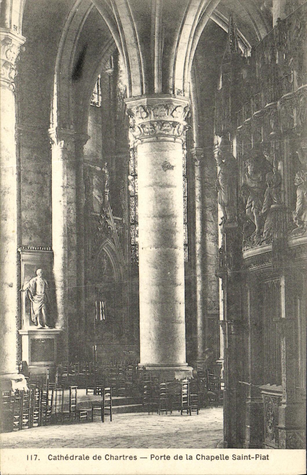 CPA Cathedrale de Chartres Porte de la Chapelle Saint Piat