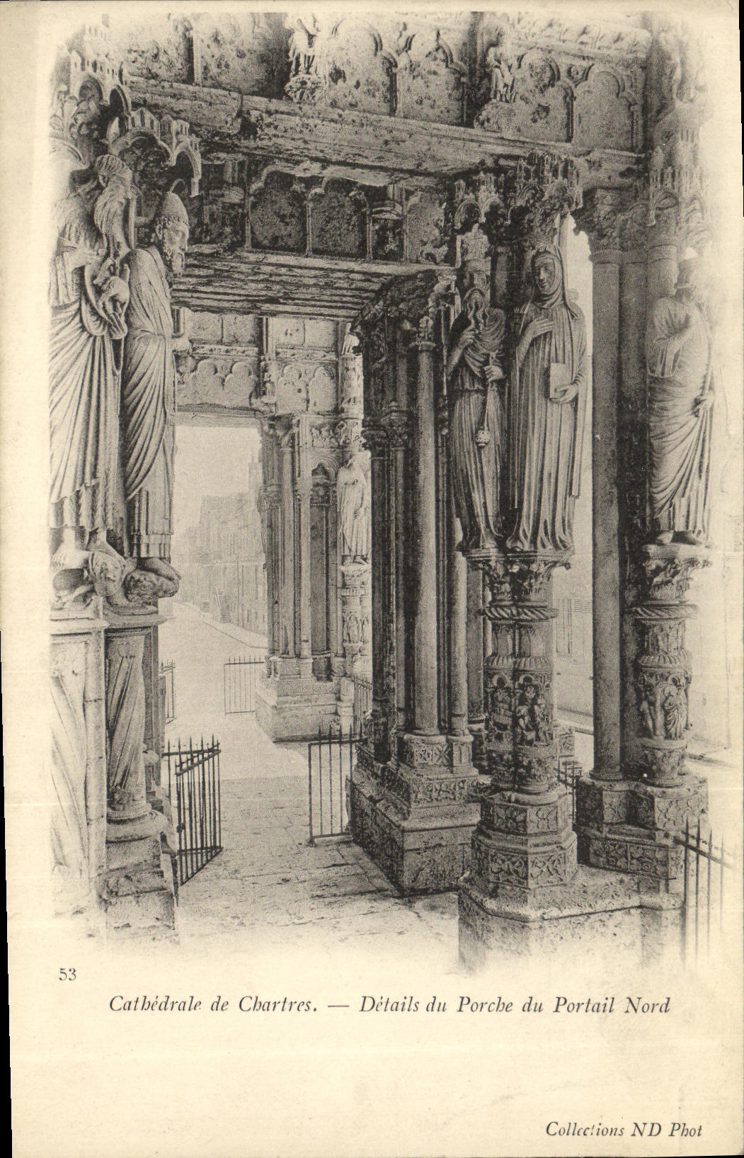 CPA Chartres Cathedrale de Details du Porche du Portail
