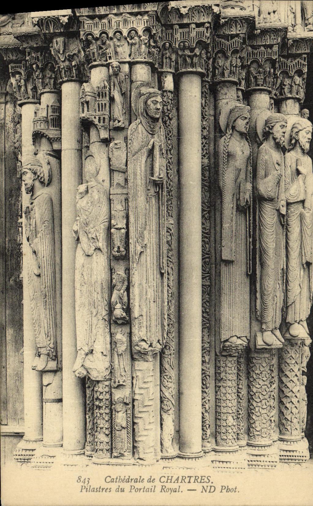 CPA Chartres Cathedrale Pilastres du Portail Royal