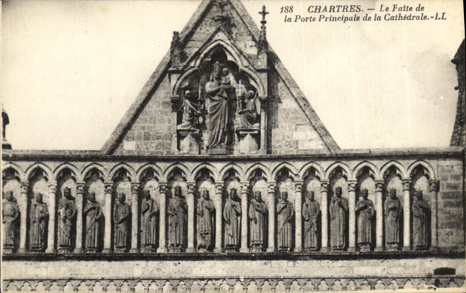 CPA Chartres Le Faite de La Porte Principale de La Cathedrale