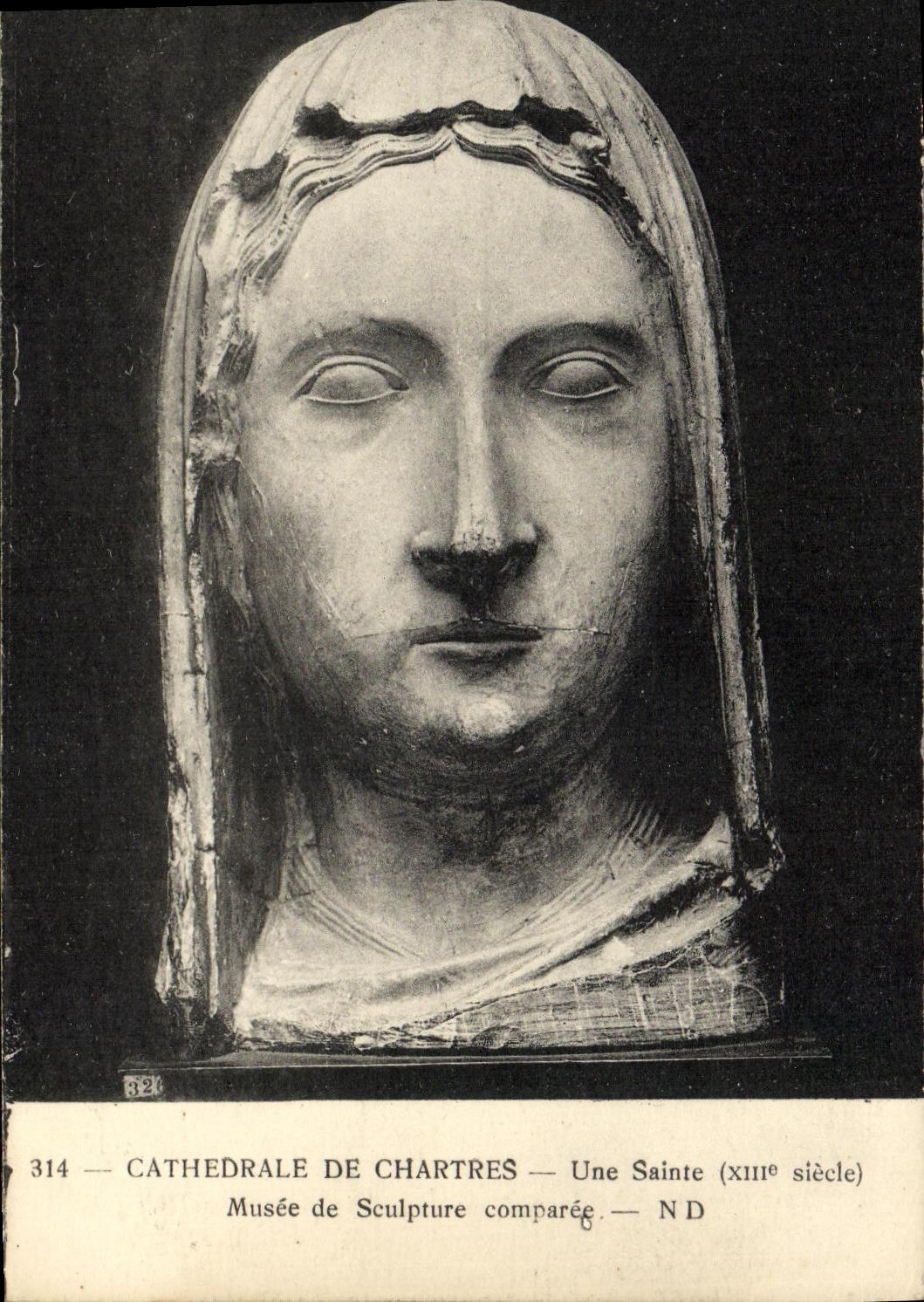 CPA Chartres Cathedrale Une Sainte Musee