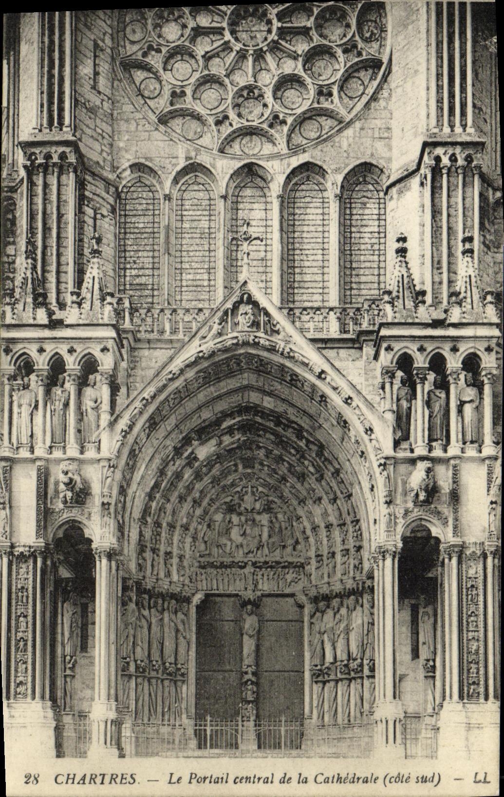 CPA Chartres Le Portail Central de la Cathedrale Cote Sud