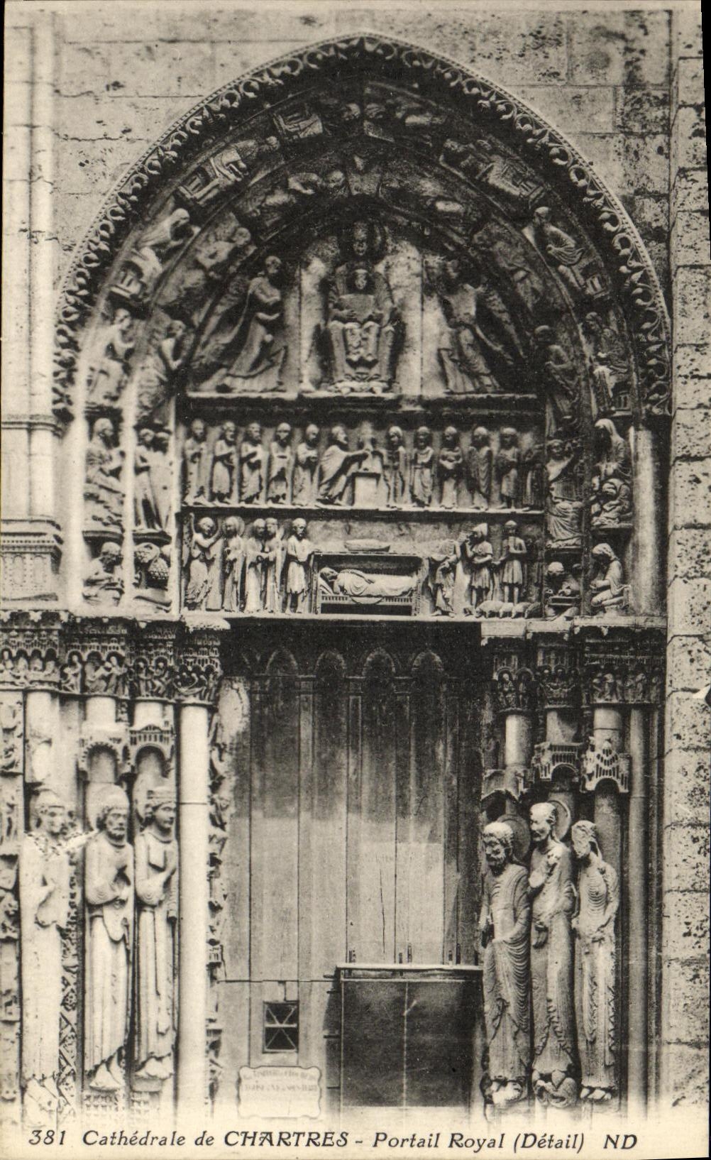 CPA Chartres Cathedrale Portail Royal
