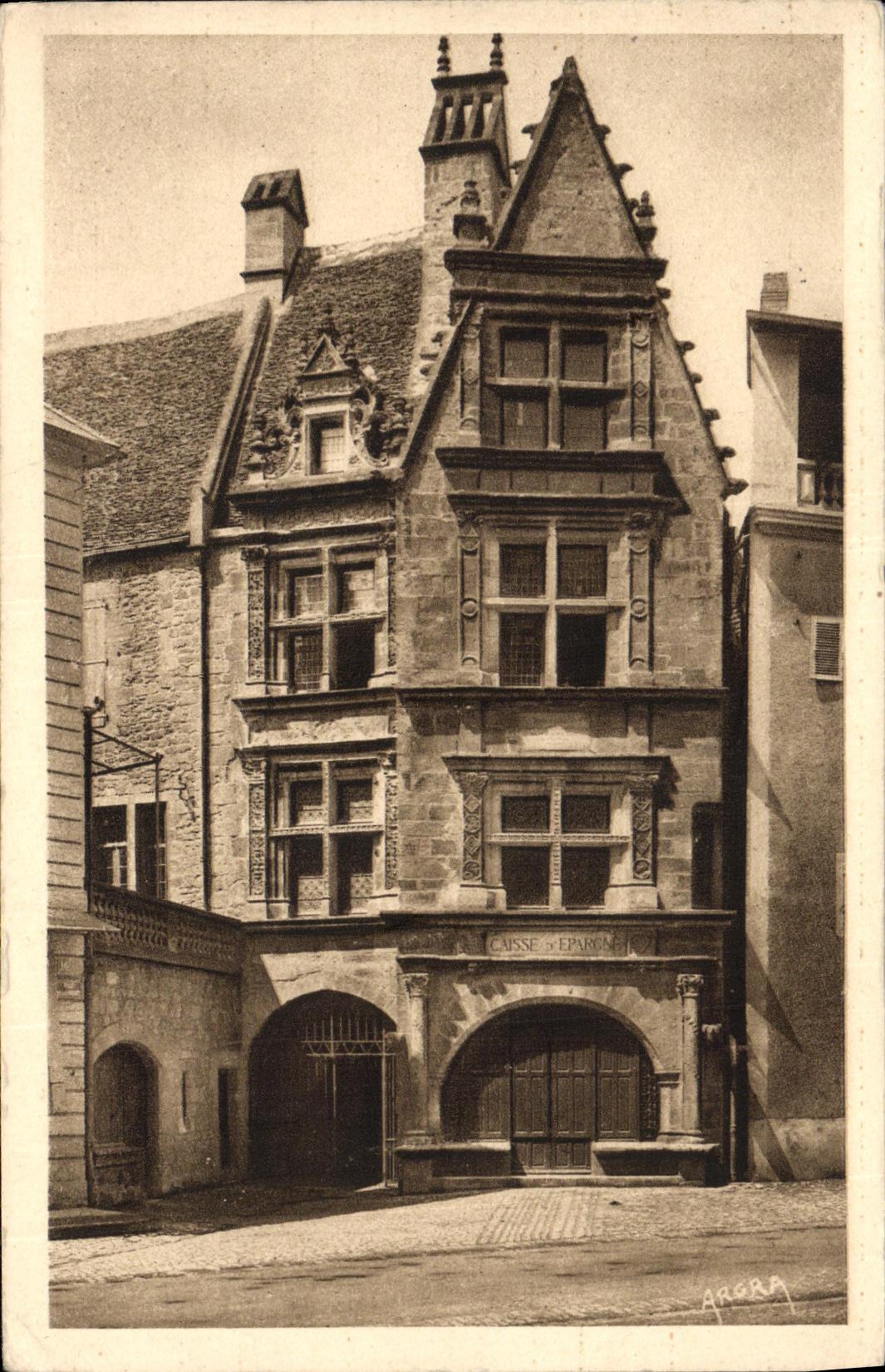 VINTAGE POSTCARD Sarlat House Renaissance