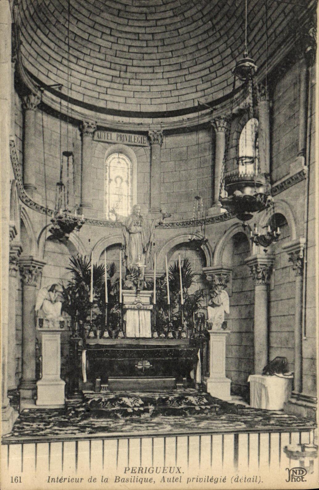 CPA Perigueux Interieur de la Basilique Autel privilegie