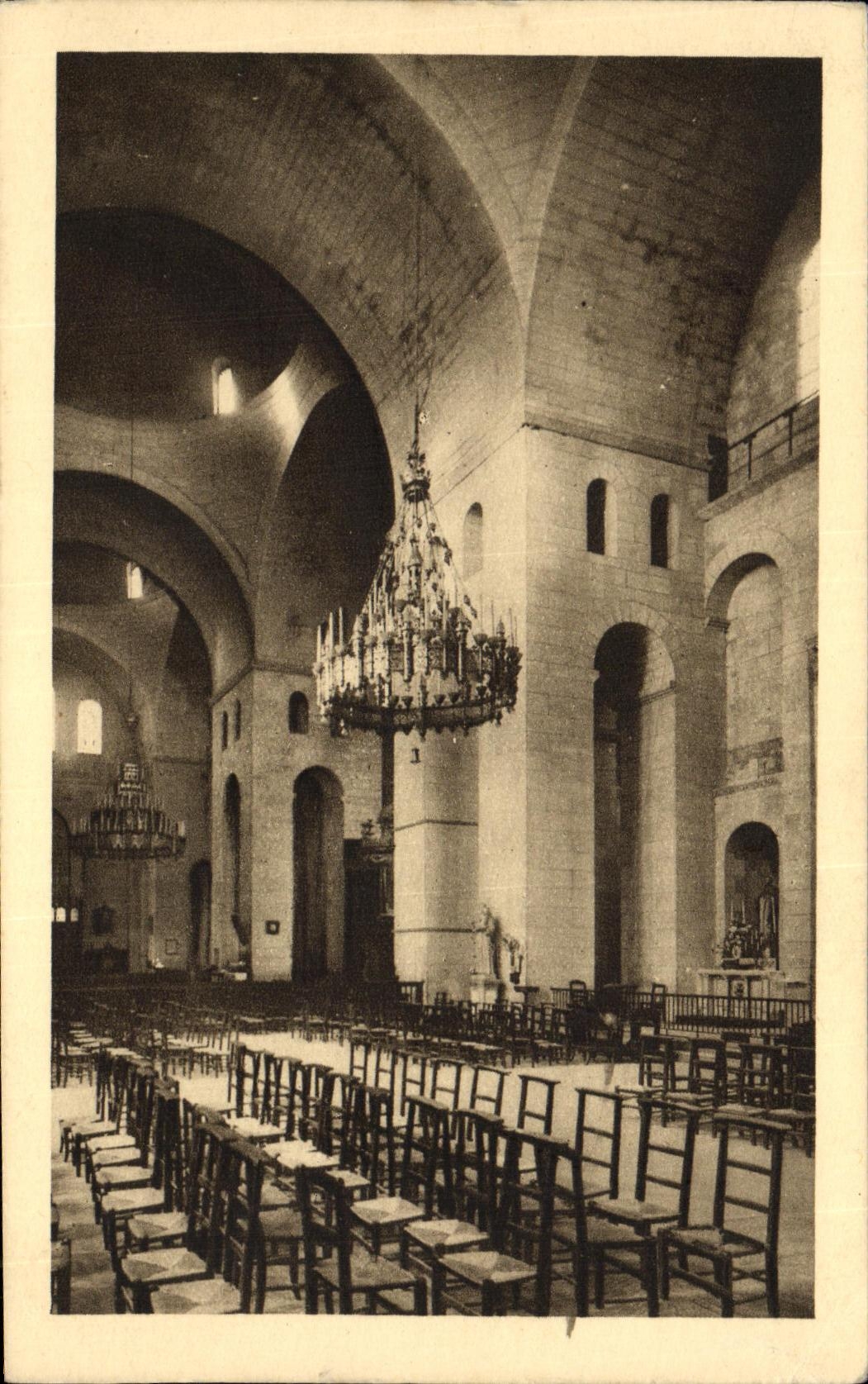 CPA Perigueux Interieur de la Cathedrale Saint Front