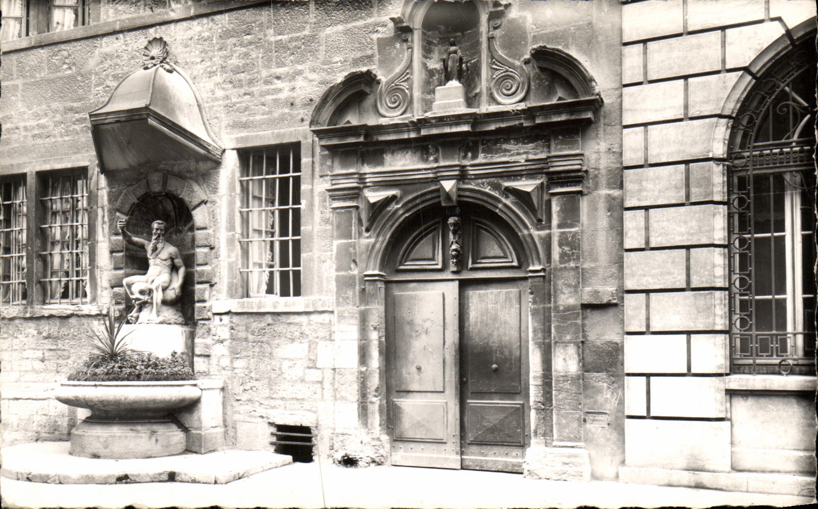 CPM Besancon Fontaine des Carmes