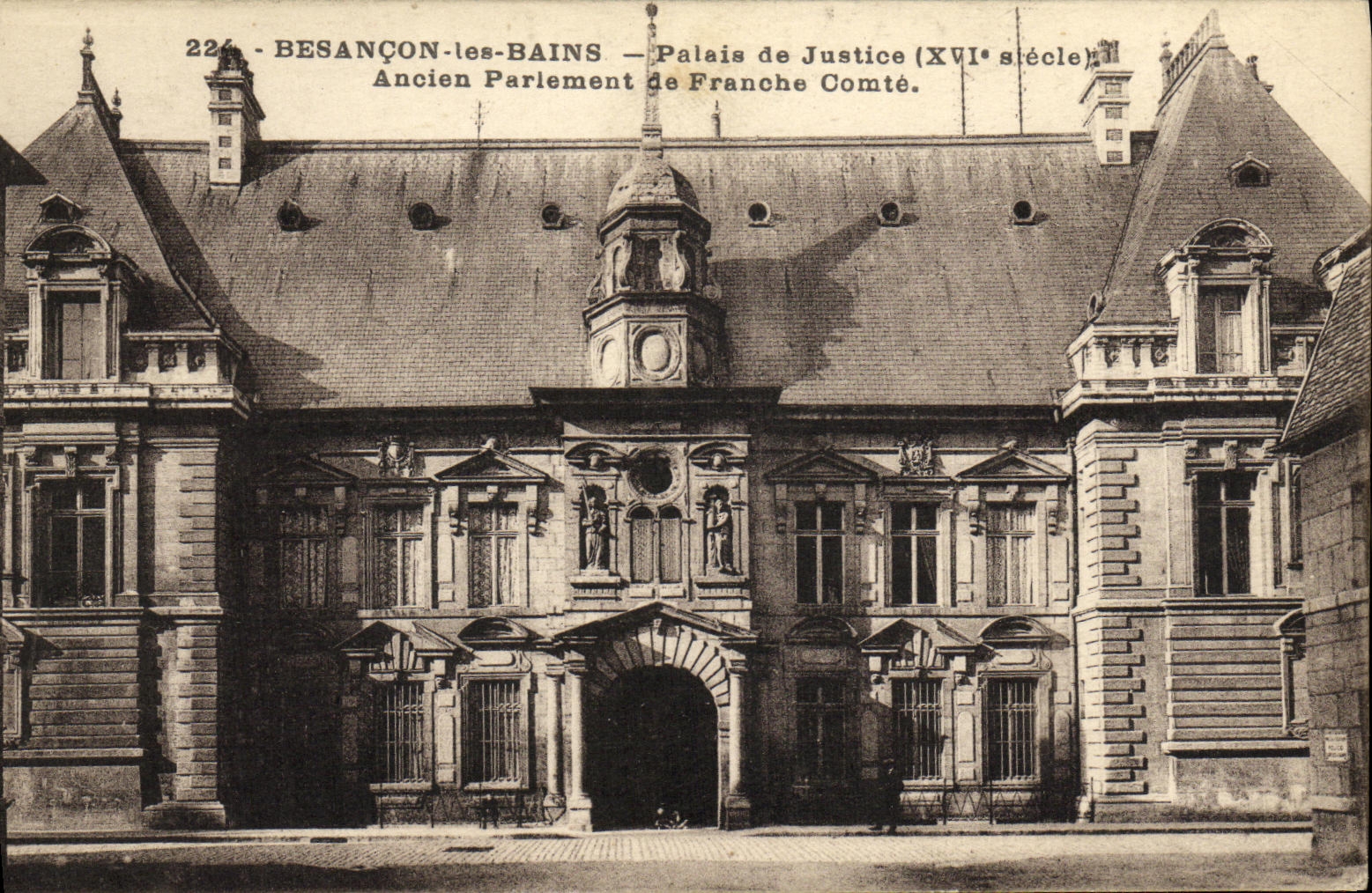 CPA Besancon les Basins Palais de Justice Ancien Parlement de Franche Comte