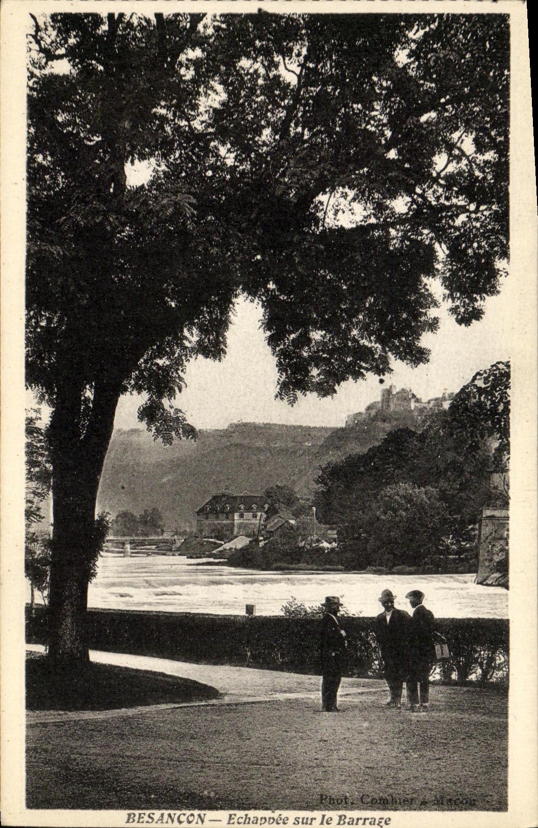 CPA Besancon Echappee sur le Barrage